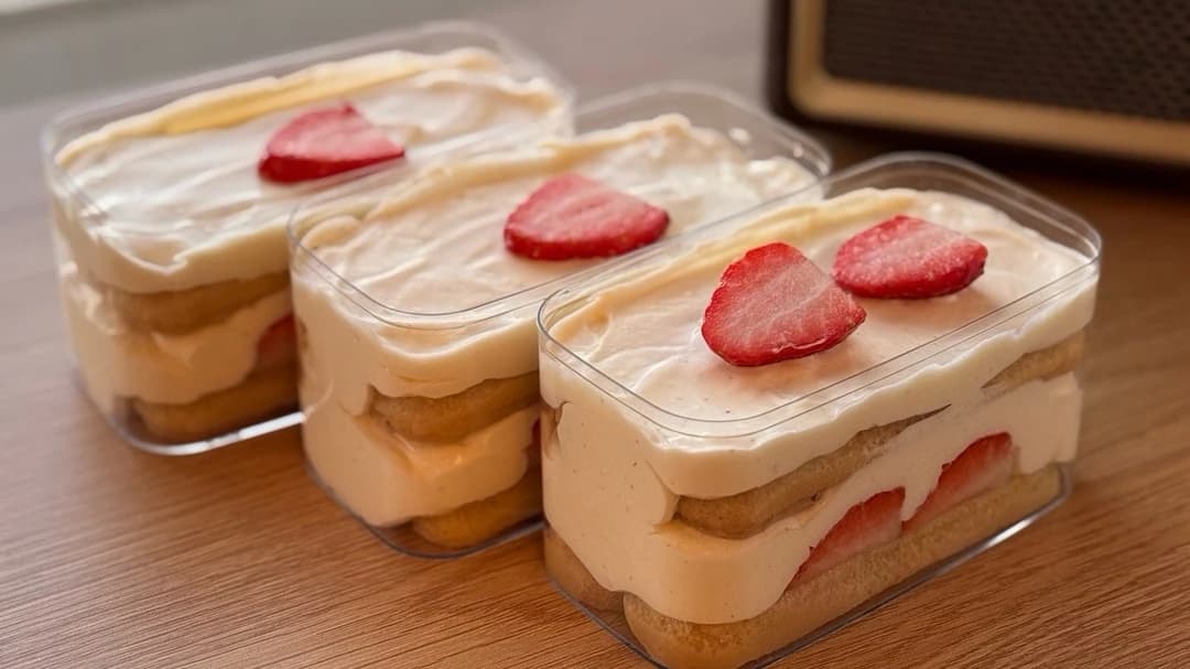 겨울 제철 딸기로 케이크를 만들어보아요~